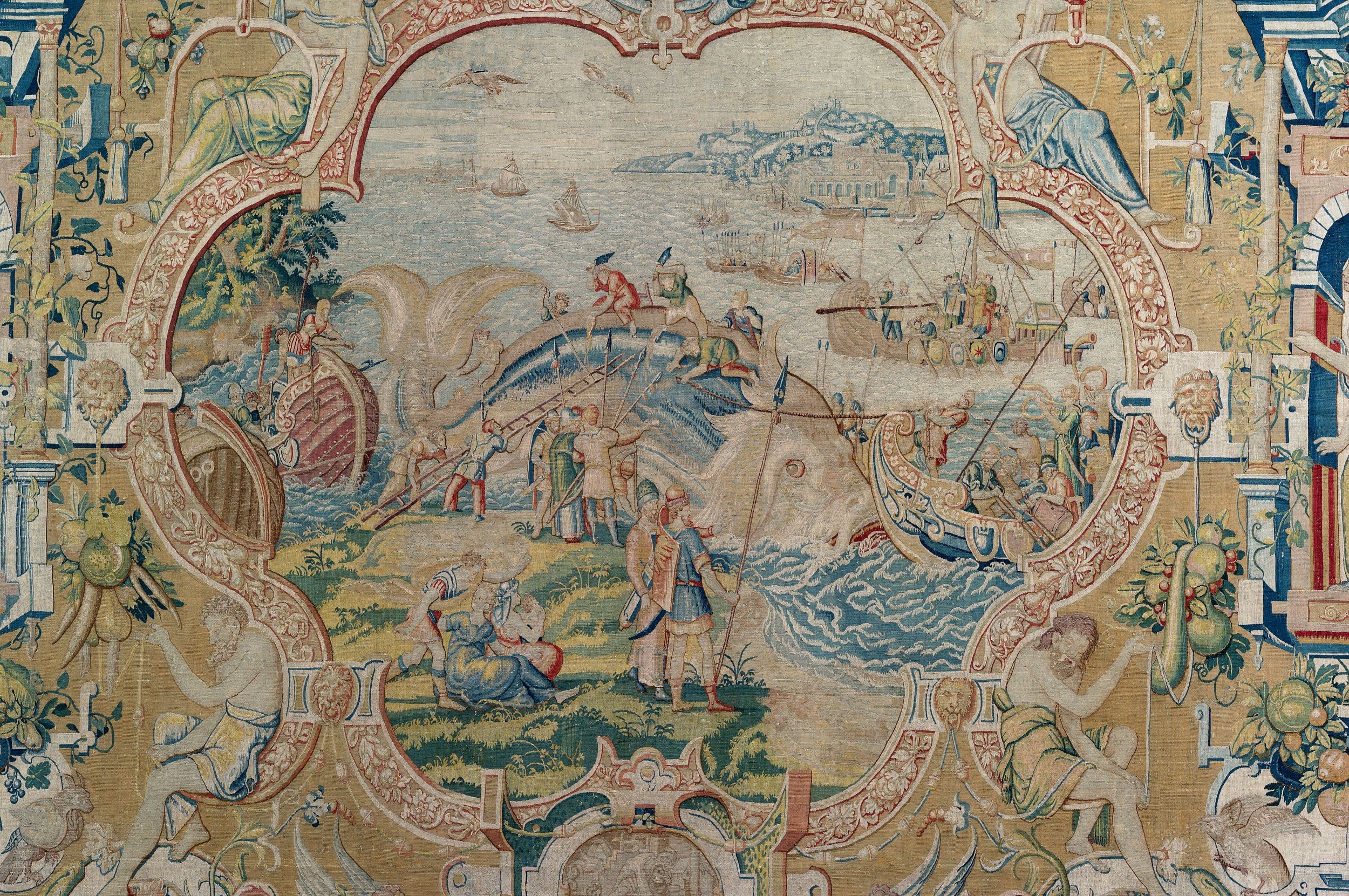 - Tenture des "Grotesques de la couronne"